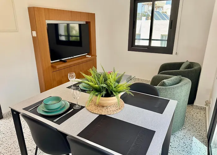 1 With Balcony 아파트