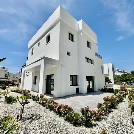 1 With Balcony